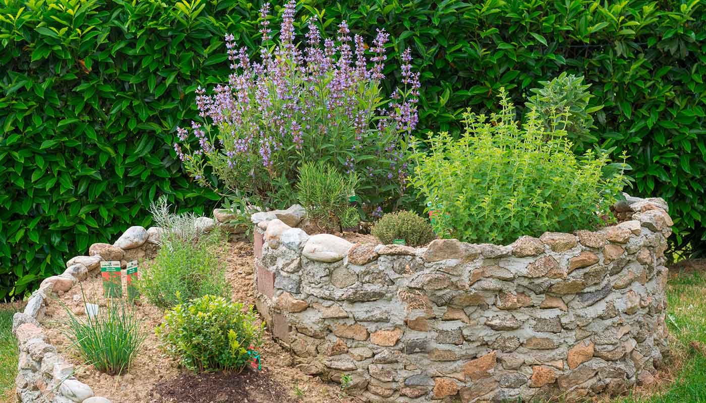 Kräuterspirale – hypnotisierender Geschmack aus dem eigenen Garten
